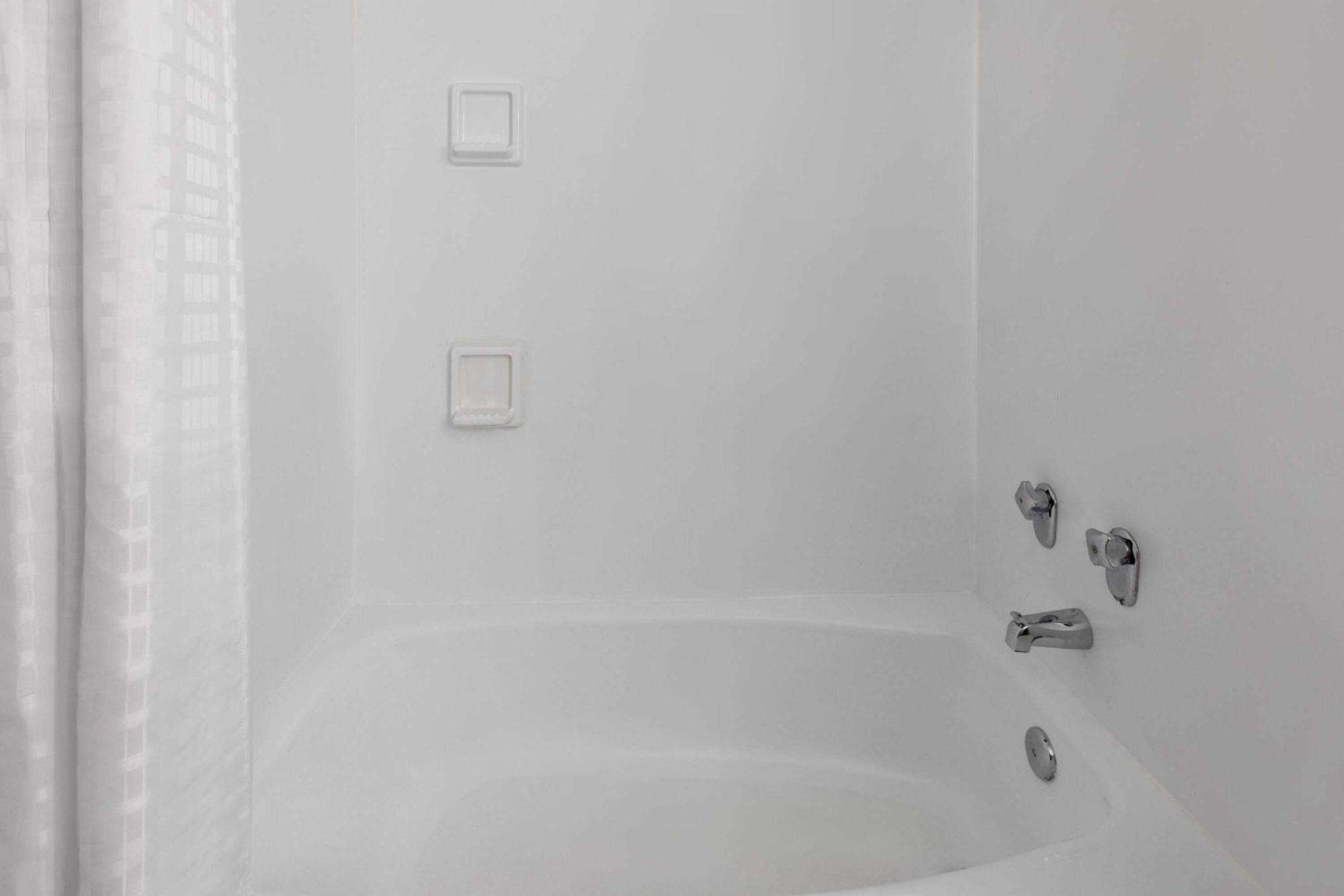 Wingate By Wyndham Troy Hotel Buitenkant foto