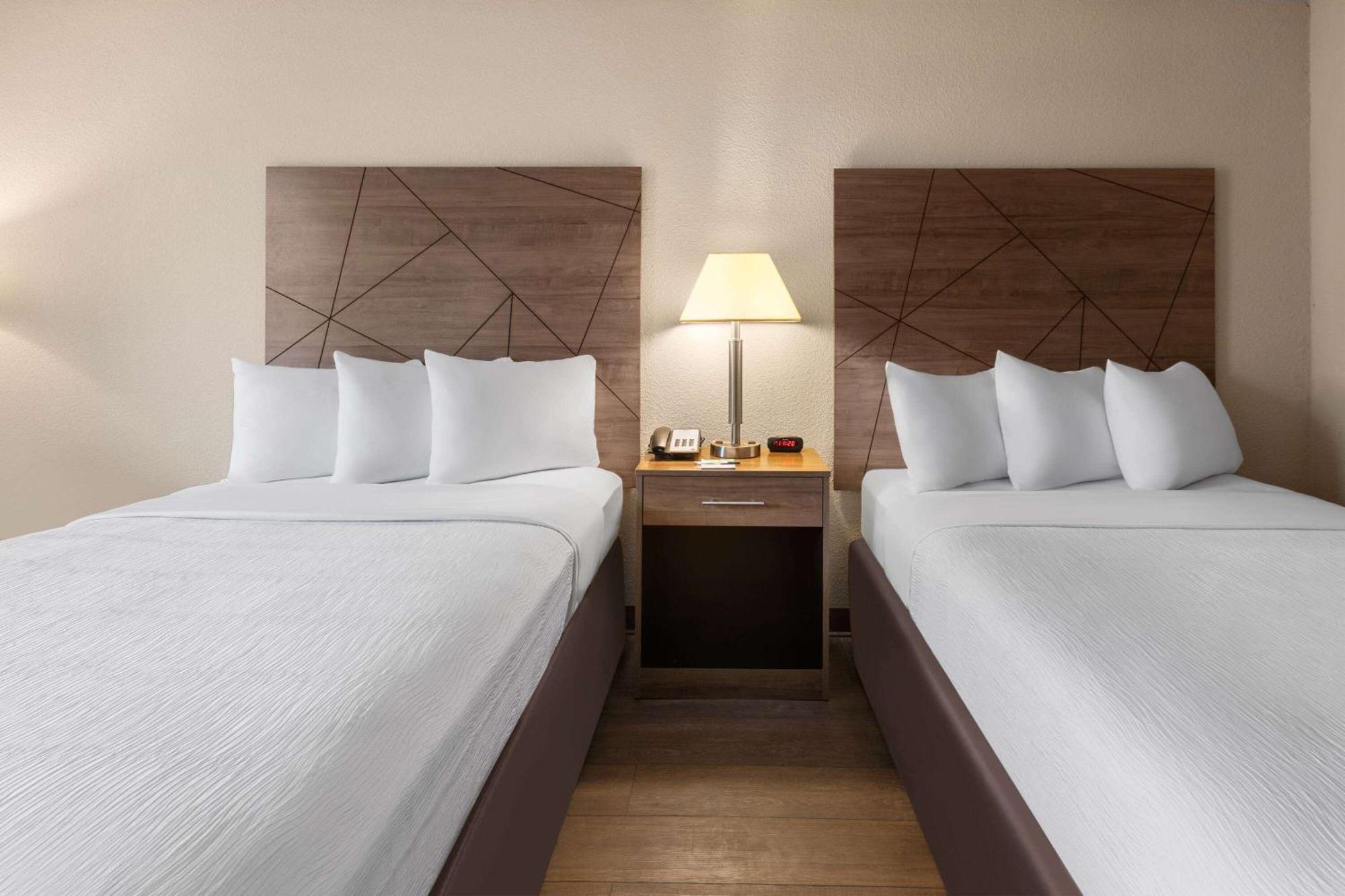 Wingate By Wyndham Troy Hotel Buitenkant foto