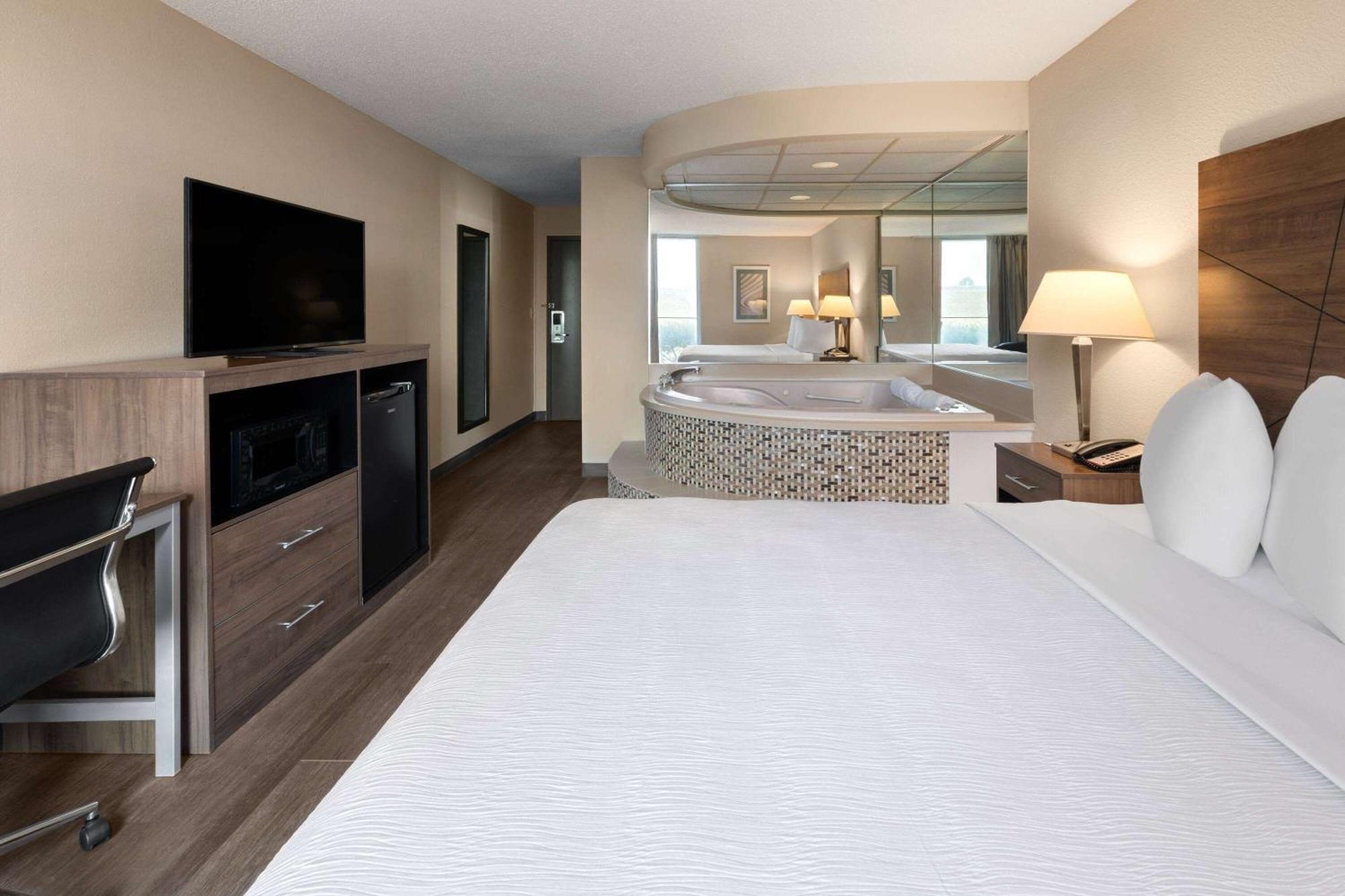 Wingate By Wyndham Troy Hotel Buitenkant foto